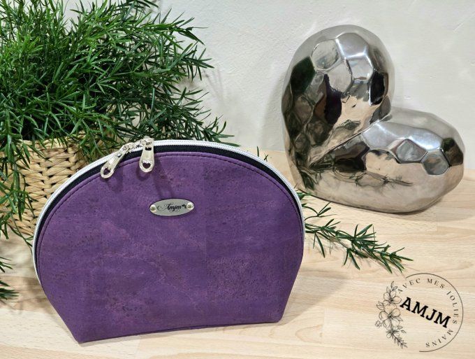 Trousse Mango en liège violet brodée 